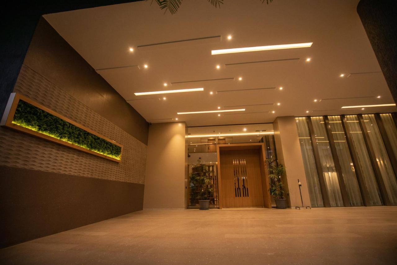 The Vern At Blvd Нашик Екстер'єр фото